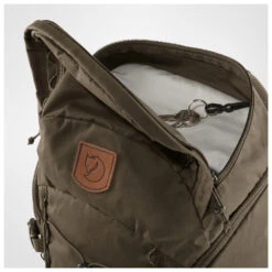 FJÄLLRÄVEN Singi 28 - Walking Backpack 8 FJÄLLRÄVEN Singi 28 - Walking Backpack -Outdoor Equipment fjaellraeven singi 28 walking backpack detail 4