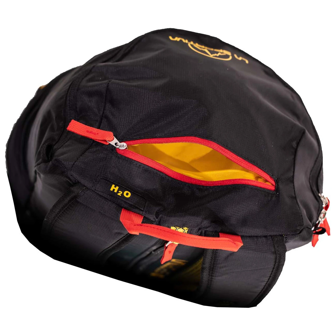 La Sportiva X-Cursion Backpack 28 - Walking Backpack 3 La Sportiva X-Cursion Backpack 28 - Walking Backpack - Image 3