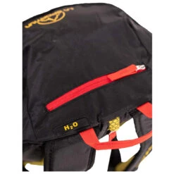 La Sportiva X-Cursion Backpack 28 - Walking Backpack 9 La Sportiva X-Cursion Backpack 28 - Walking Backpack -Outdoor Equipment la sportiva x cursion backpack 28 walking backpack detail 4