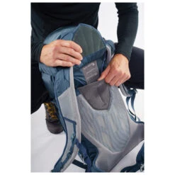 Montane Azote 32 - Walking Backpack -Outdoor Equipment montane azote 32 walking backpack detail 7