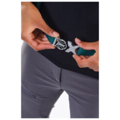 Montane Women's Azote 30 - Walking Backpack -Outdoor Equipment montane womens azote 30 walking backpack detail 12