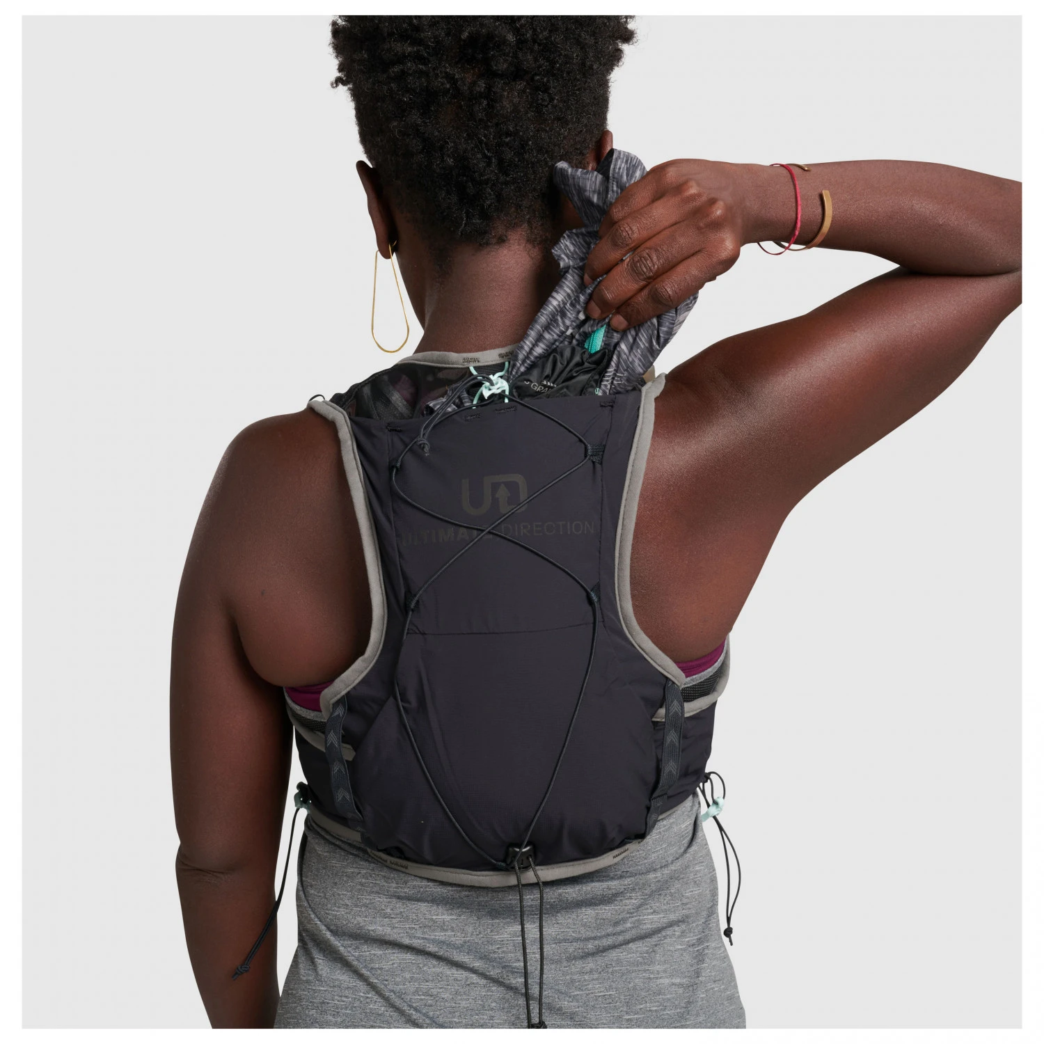 Ultimate Direction Women's Race Vesta 6.0 - Trail Running Backpack 9 Ultimate Direction Women's Race Vesta 6.0 - Trail Running Backpack - Image 9